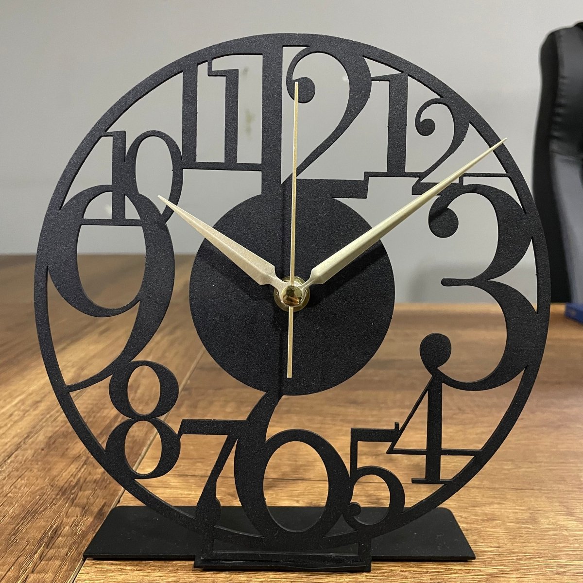 Bold Numeral Tabletop Clock With Modern Design - Image 4
