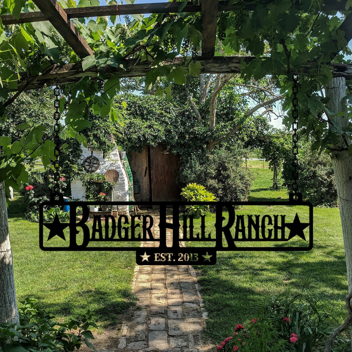 Custom Hanging Ranch Sign - Personalized Metal Outdoor Entrance Plaque with Chains - Image 4