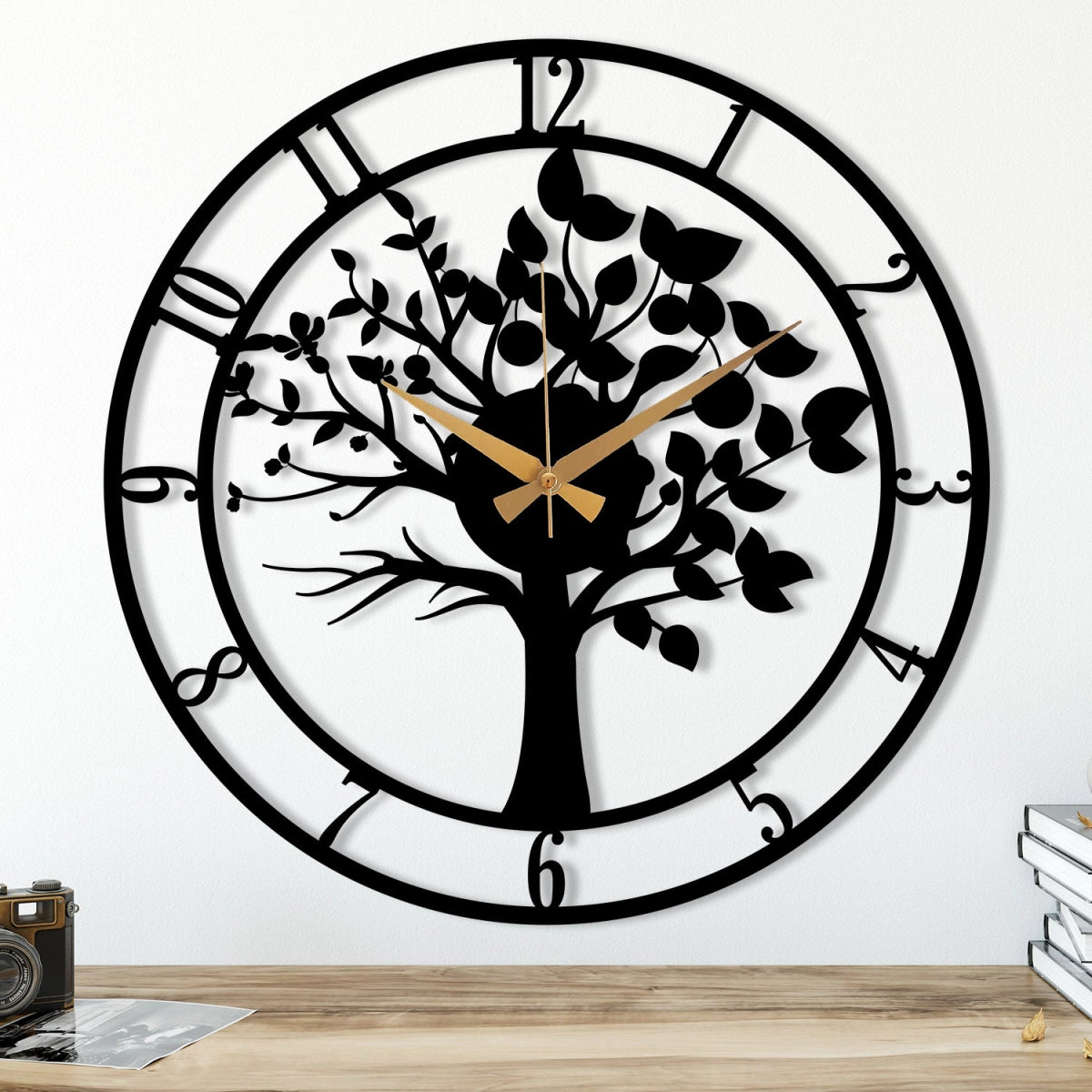 METAL WALL CLOCK WITH TREE DETAIL - Image 3