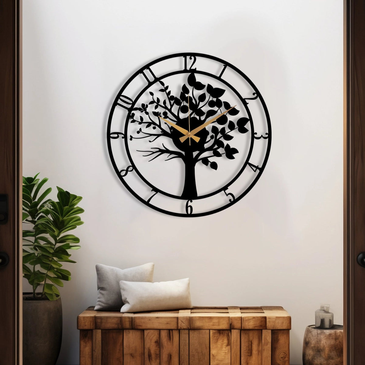 METAL WALL CLOCK WITH TREE DETAIL - Image 6