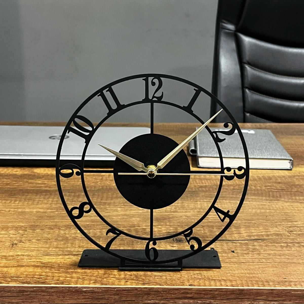 Minimalist Tabletop Clock With Metal Frame - Image 2
